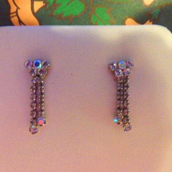 DEMURE CRYSTAL BUTTERFLY BOW EARRINGS - GIRLS or WOMEN! - Picture 2 of 4